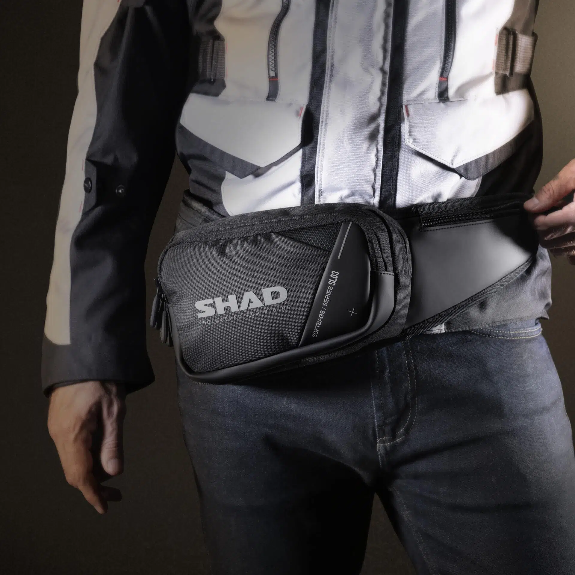 SHAD Motosiklet Bel Omuz Çantası 2 Litre X0SL031 SHAD Motosiklet Bel Omuz Çantası 2 Litre X0SL031